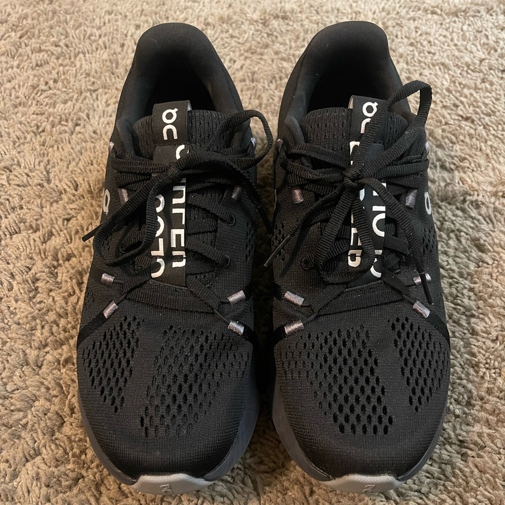 ☁️Women’s On Cloud Cloudsurfer☁️